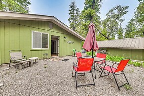 Central Cloudcroft Retreat w/ Wood-burning Stove!
