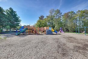 Family-friendly Tobyhanna Home: Lake & Pool Access