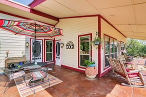 Medicine Park Cottage: Walk to Lake Lawtonka!