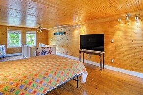 Peaceful Murray Home ~ 8 Mi to Kentucky Lake!