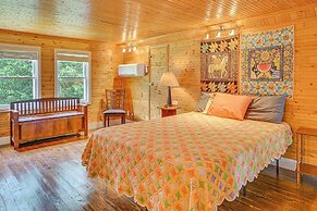 Peaceful Murray Home ~ 8 Mi to Kentucky Lake!