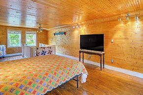 Peaceful Murray Home ~ 8 Mi to Kentucky Lake!