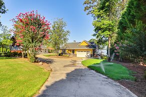 Lakefront Gem: Hot Tub, Boat Launch Near Greenwood