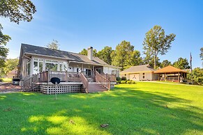 Lakefront Gem: Hot Tub, Boat Launch Near Greenwood