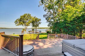 Lakefront Gem: Hot Tub, Boat Launch Near Greenwood
