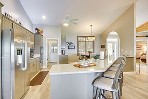 Lakefront Gem: Hot Tub, Boat Launch Near Greenwood