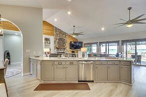 Lakefront Gem: Hot Tub, Boat Launch Near Greenwood