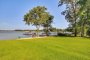 Lakefront Gem: Hot Tub, Boat Launch Near Greenwood