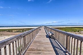 Hilton Head Condo w/ Balcony & Beach Access!