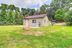 Cozy Grass Lake Home w/ Patio, Fire Pit & Kayaks!