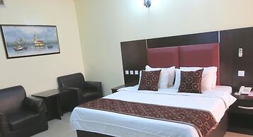 Dolly Hills Hotel