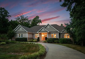 Waddell Waters W/optional Boat Rental