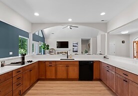 Waddell Waters W/optional Boat Rental