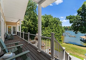 Waddell Waters W/optional Boat Rental