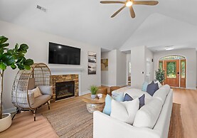 Waddell Waters W/optional Boat Rental