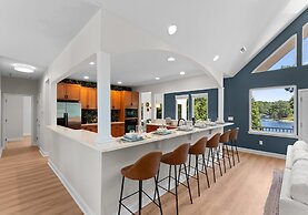 Waddell Waters W/optional Boat Rental