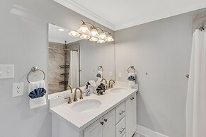 Big Blue House 3 Bedroom Home