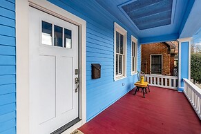 Big Blue House 3 Bedroom Home