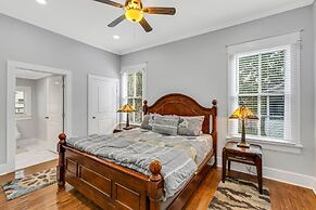 Big Blue House 3 Bedroom Home