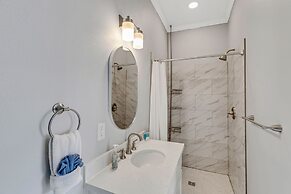 Big Blue House 3 Bedroom Home