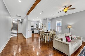 Big Blue House 3 Bedroom Home