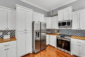 Big Blue House 3 Bedroom Home