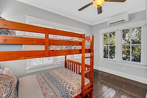 Big Blue House 3 Bedroom Home