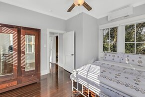 Big Blue House 3 Bedroom Home