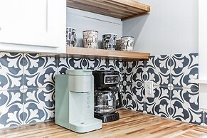 Big Blue House 3 Bedroom Home