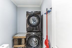 Big Blue House 3 Bedroom Home