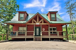 Black Bear Cabin Indoor Pool & Hot Tub Games 3 Bedroom Home by RedAwni