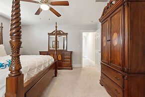 Coastal Charm: Seaside Hideaway 3 Bedroom Home by RedAwning