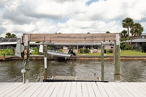 Coastal Charm: Seaside Hideaway 3 Bedroom Home by RedAwning