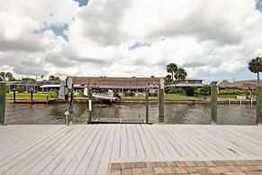 Coastal Charm: Seaside Hideaway 3 Bedroom Home by RedAwning