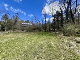 Mountain Cabin: Vintage Charm Meets Modern Luxury 2 Bedroom Home by Re