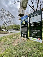 Mountain Cabin: Vintage Charm Meets Modern Luxury 2 Bedroom Home by Re