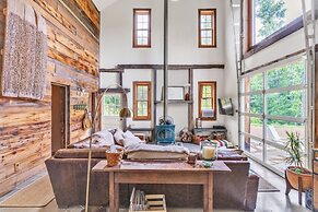 Mountain Cabin: Vintage Charm Meets Modern Luxury 2 Bedroom Home by Re