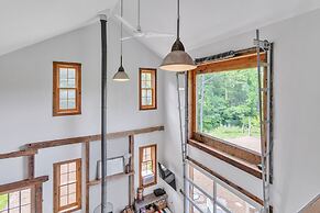 Mountain Cabin: Vintage Charm Meets Modern Luxury 2 Bedroom Home by Re