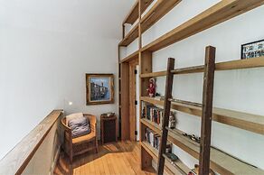 Mountain Cabin: Vintage Charm Meets Modern Luxury 2 Bedroom Home by Re