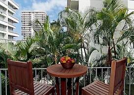 Cool Cabana At Waikiki 1 Bedroom Condo by RedAwning