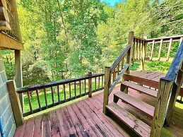 Dunn's Creek Hideaway 3 Bedroom Cabin by RedAwning