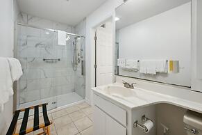 Litchfield By The Sea Amenities At The This River Club Retreat! 3 Bedr