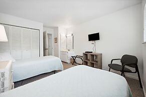 Litchfield By The Sea Amenities At The This River Club Retreat! 3 Bedr