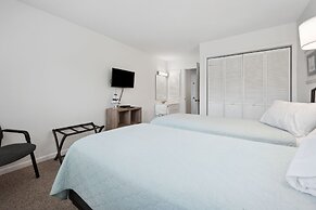 Litchfield By The Sea Amenities At The This River Club Retreat! 3 Bedr