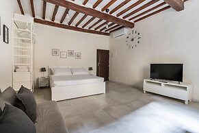 Pinzochere 16 N in Firenze