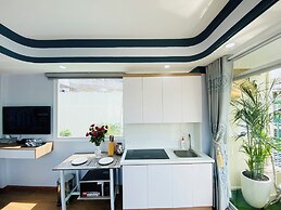 Home Away Do Quang Dau