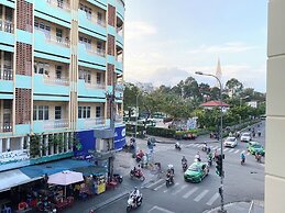 Home Away Do Quang Dau