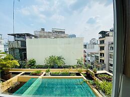 Home Away Do Quang Dau