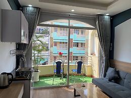 Home Away Do Quang Dau