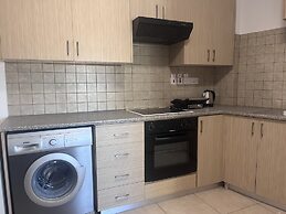 Phaedrus Living: Hoopoe Residencies 203